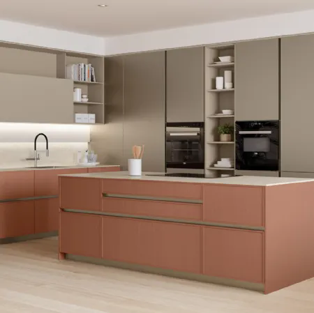Cucina Moderna con isola Sakura 03 Laccato opaco Frassino Rosso Babila e laccato Alabastro di Veneta Cucine