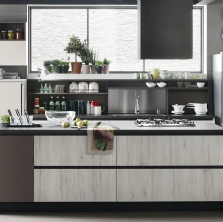 Cucina Moderna Start-Time J 08 con isola in Play Rovere chiaro, Smart Antracite e Colorboard Graffiato chiaro di Veneta Cucine