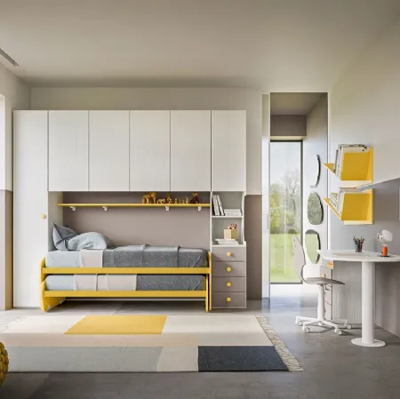 Cameretta per bambini a ponte con secondo letto estraibile in melaminico olmo e laccato opaco cacao e giallo Mya Comp 21A di Mab