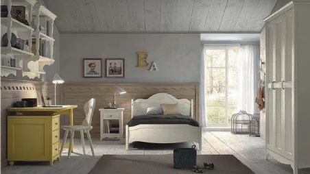Cameretta in legno con scrittoio laccato senape Tabià Country N22 di Scandola