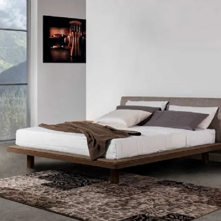 Letto in legno con testiera in tessuto imbottito Khloe di Fratelli Elli