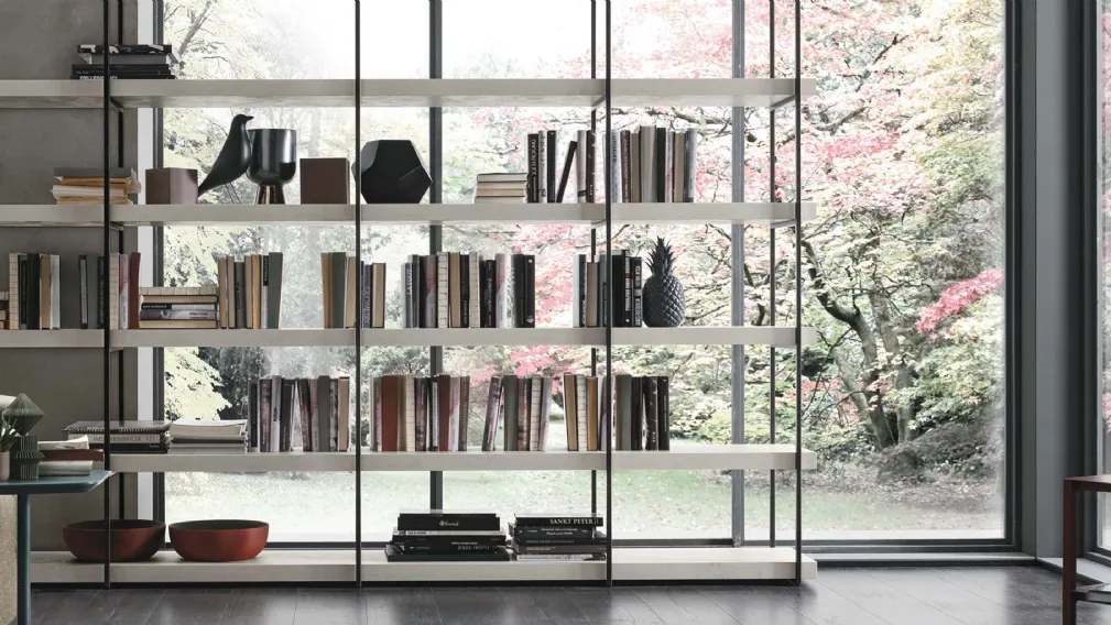 Libreria elegante in materico e metallo Comp A102 di Tomasella