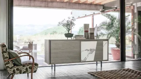 Madia Modus New in laminato effetto legno con inserto in Gres porcellanato effetto marmo sull' anta destra di Target Point
