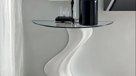 Mobile ingresso consolle Flame con top in vetro trasparente temperato e base in agglomerato di Target Point