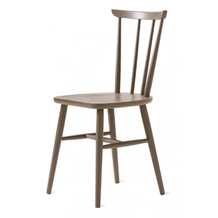 Sedia British in faggio verniciato di Veneta Cucine