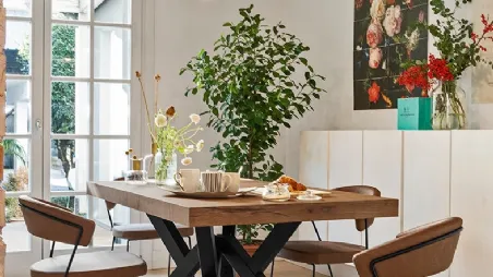 Sedia in ecopelle Vintage con struttura in metallo New York di Connubia