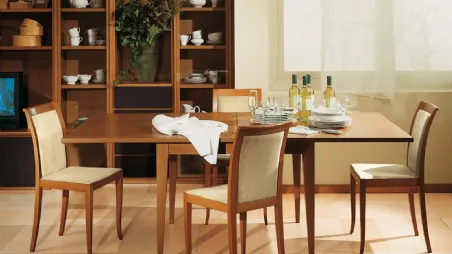 Sedia in tessuto con struttura in legno SD753 di Fratelli Elli