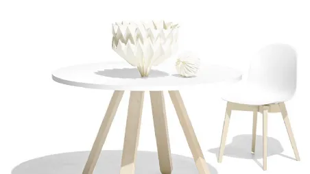 Tavolo rotondo in laminato bianco e base in legno di faggio sbiancato Stecco di Connubia