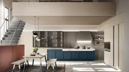 Cucina Moderna in legno finitura Denim con top in HPL Calacatta Maestrale M06 di Scandola