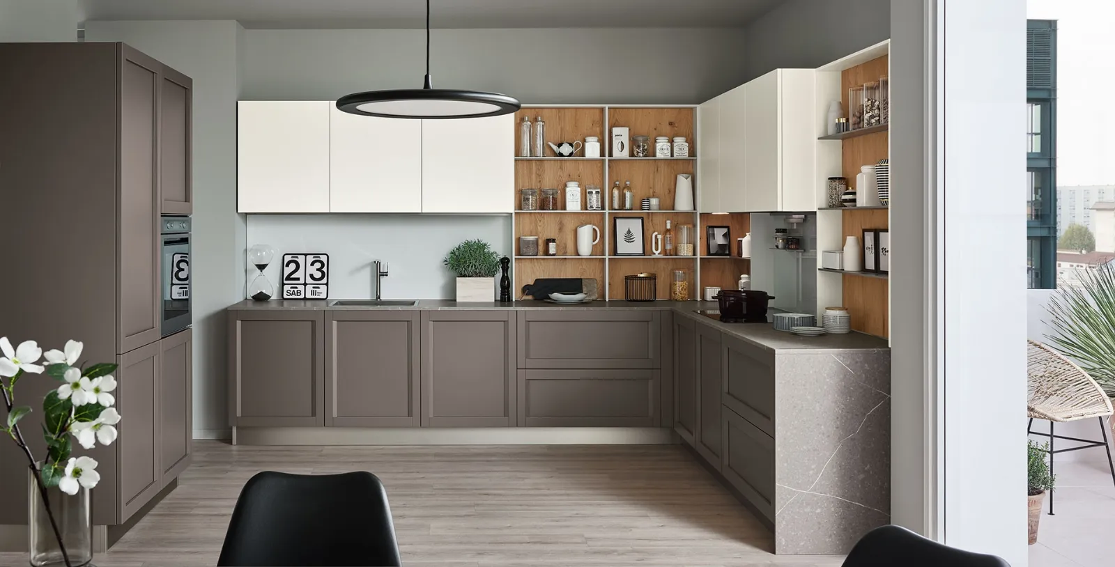 Cucina Moderna angolare Milano Grigio e Bianco di Veneta Cucine